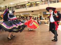 Yumare Mexican folkloric dancers
